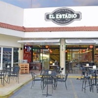Nightlife El Estadio Cerveceria & Restaurante in Cancún Q.R.
