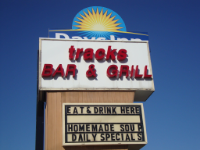 Tracks Bar & Grill